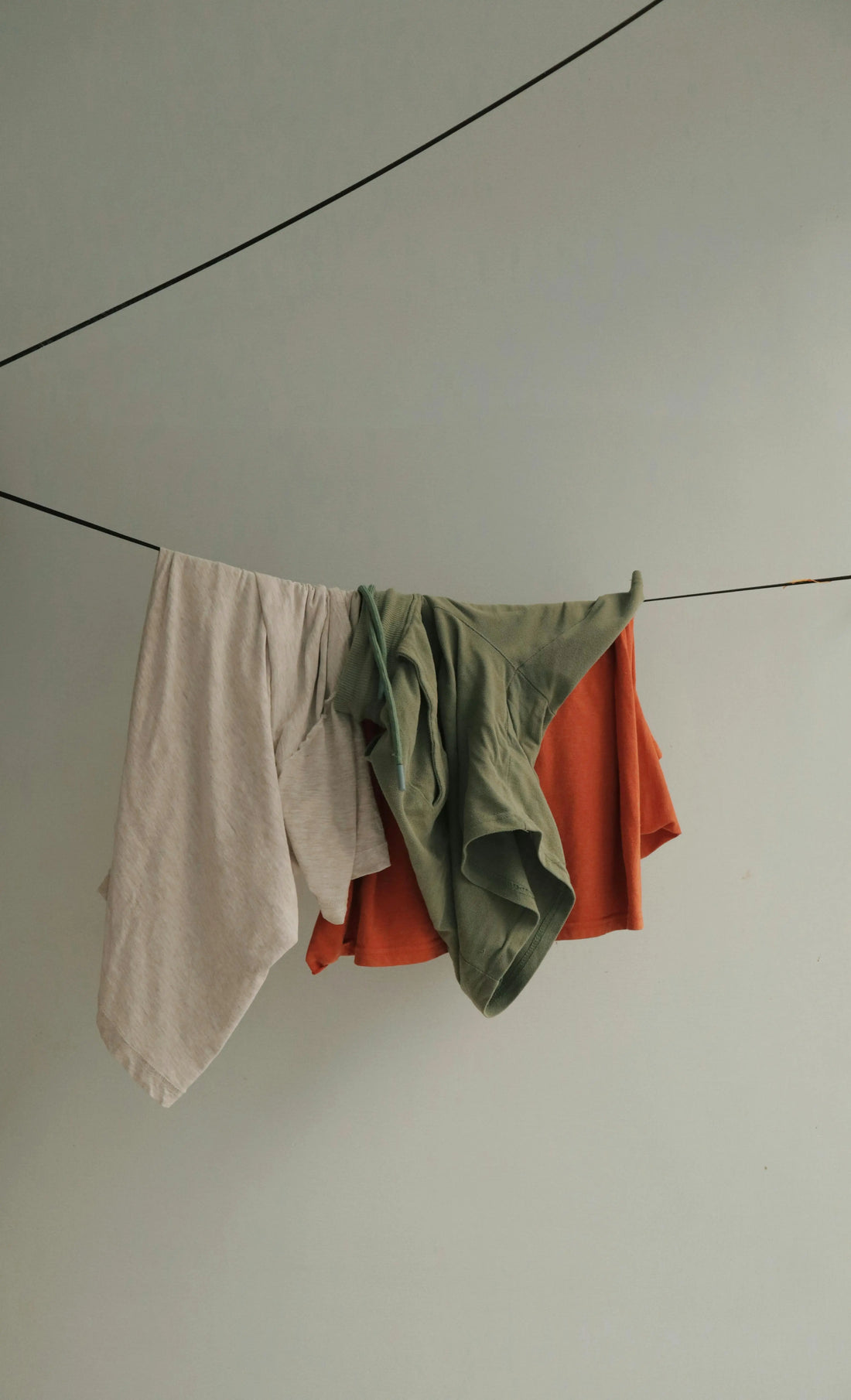 Parfum de linge vs spray textile : Quelles différences et comment les associer ? Maison Olyss